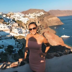 Meet your Posher, Ally